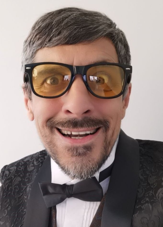 Александр Ливер