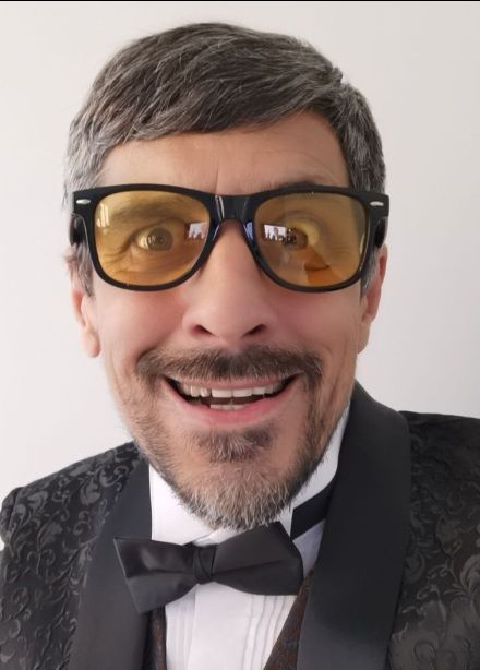 Александр Ливер