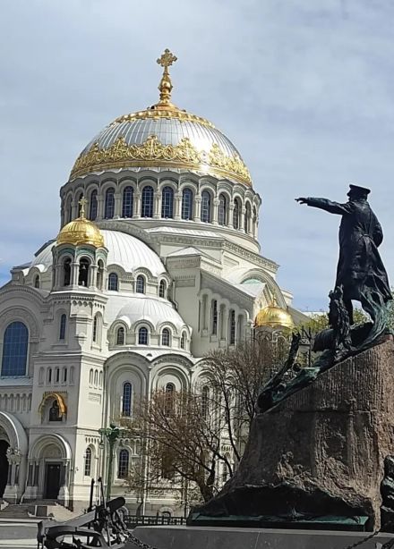 Экскурсия в Кронштадт на автобусе плюс теплоходная прогулка вдоль фортов