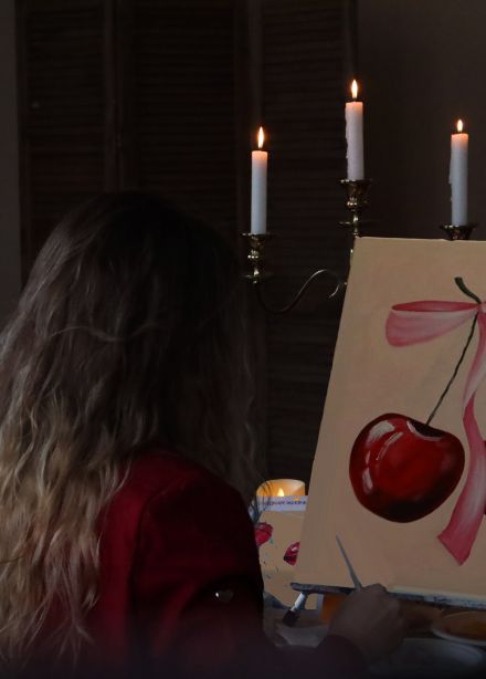 Арт-вечер Painty со свечами и игристым с видом на Театр им. Андрея Миронова