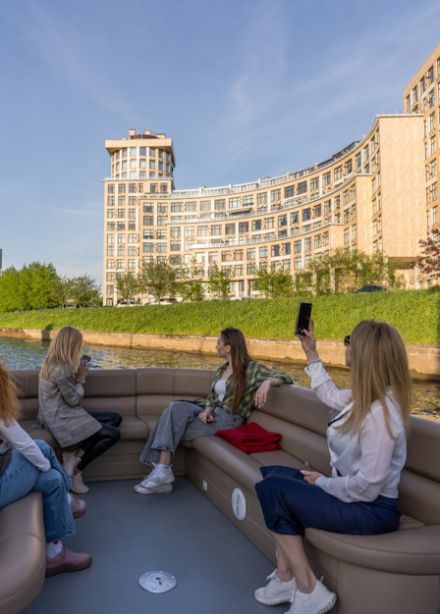 Вдоль Петроградки на катере