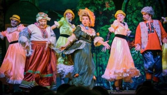 Спектакль «За двумя зайцами, или Дамских дел мастер»