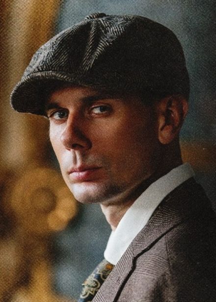 Максим Апрель