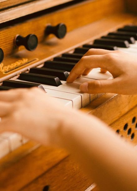 Орган при свечах. Времена года