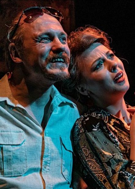 Спектакль «Любовь и голуби»