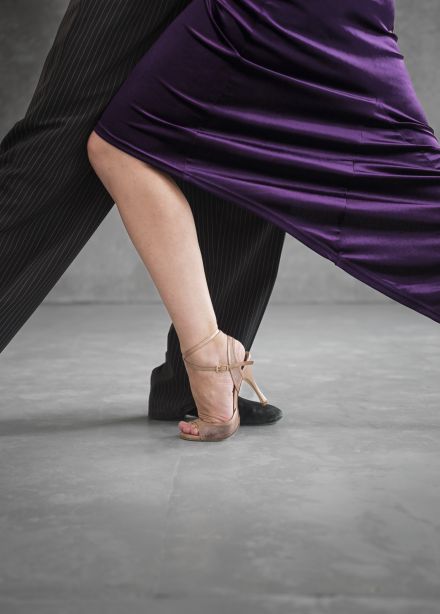 Танго танцуют двое