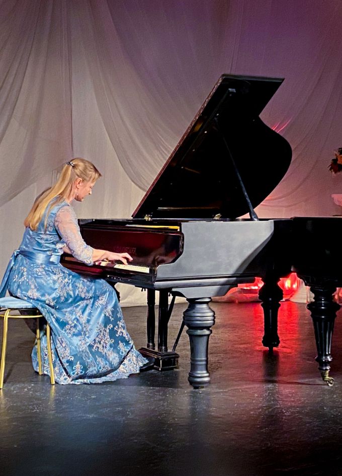 Елена Чупахина. Бегущая тень