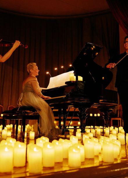 Шедевры Миядзаки и Хисаиси при свечах