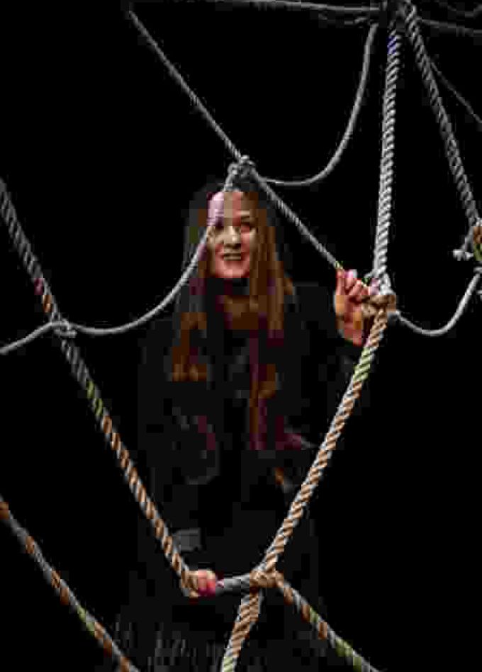 Моноспектакль "Почему люди не летают" (по мотивам пьесы А. Н. Островского "Гроза")