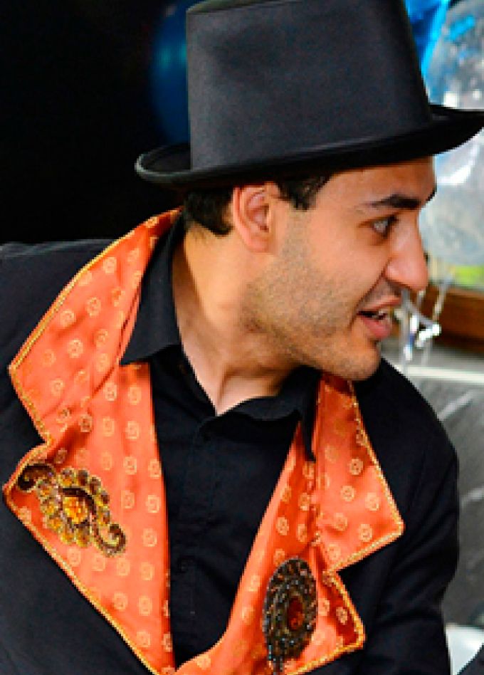 В тени иллюзий