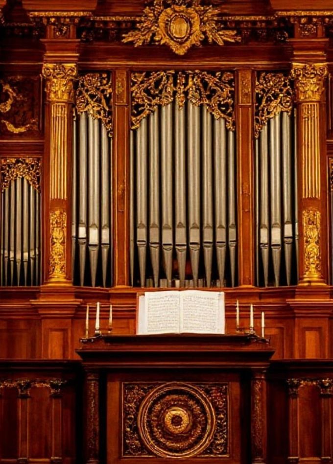 Праздничный орган при свечах: от Баха до Jingle Bells