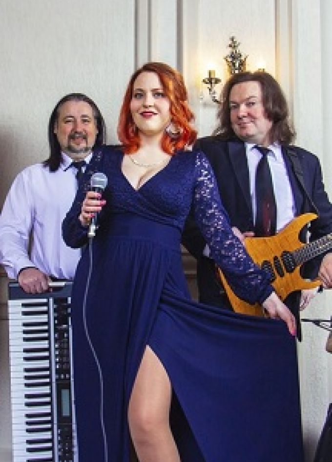 Wonderful band на сцене Noisy River