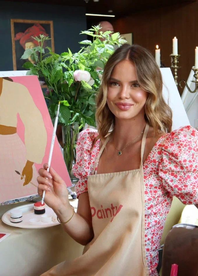 Арт-вечер Painty со свечами и игристым с видом на Театр им. Андрея Миронова