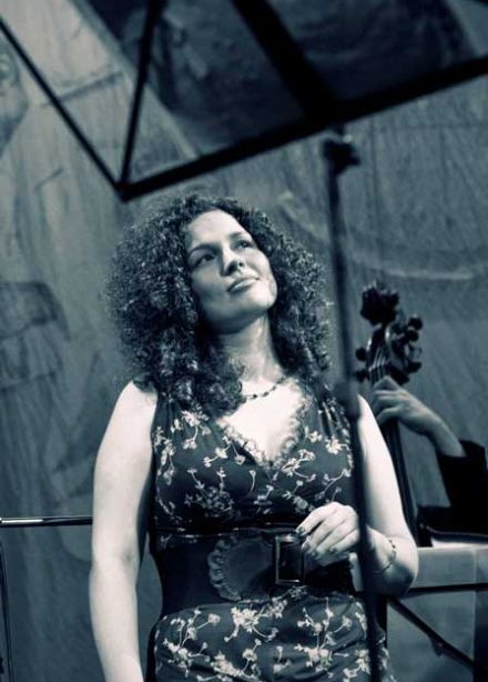 Новогоднее настроение Виктория Урурсова (вокал) и её ансамбль