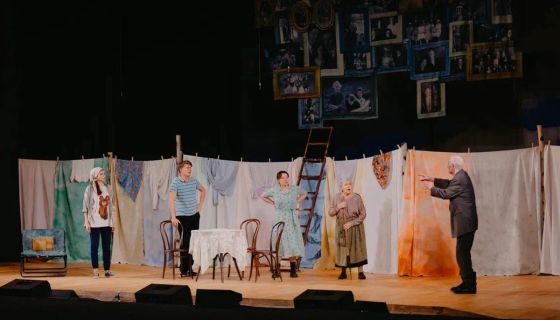 Спектакль «Любовь и голуби»