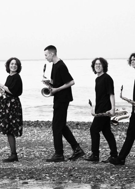 Новогодние саксофоны