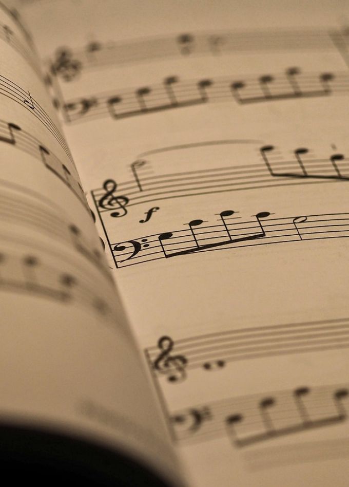 Мандолины при свечах