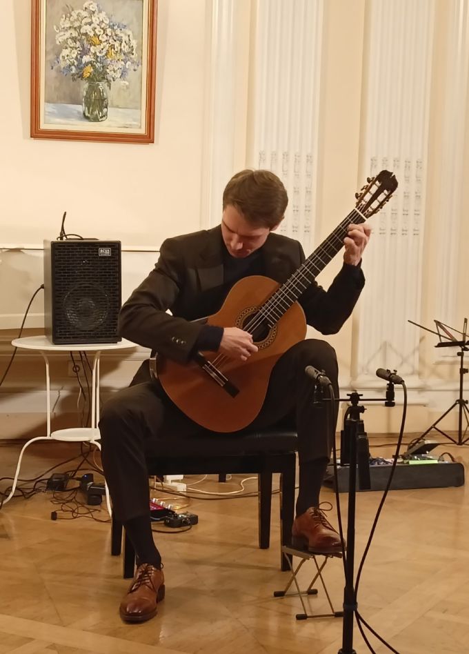 Магия гитары при свечах