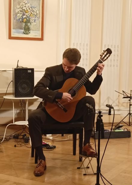 Магия гитары при свечах