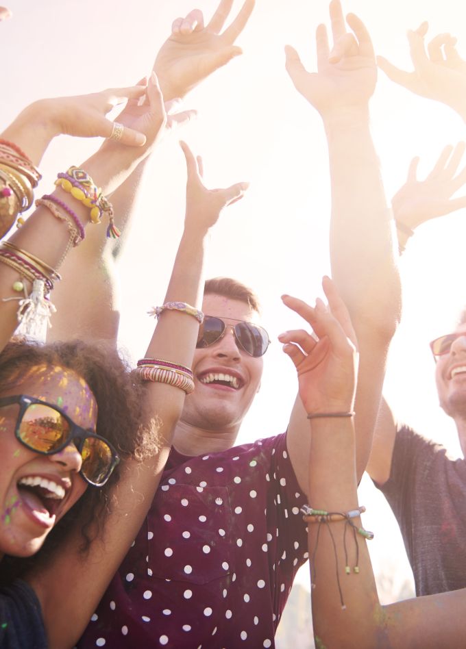 Антон тут рядом