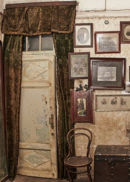 Питерские коммуналки: три квартиры снаружи и изнутри