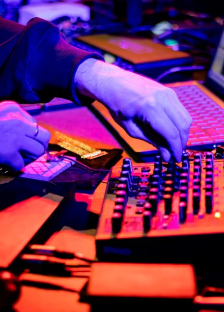 Звуковой театр. Всемирное координированное время. Медиаперформанс