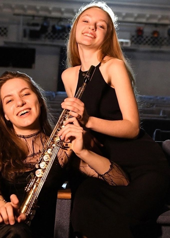 Зажигательный саксофон