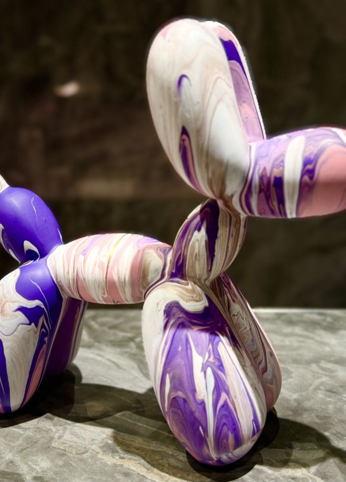 Роспись собачки Ballon Dog с видом на Неву и Аврору