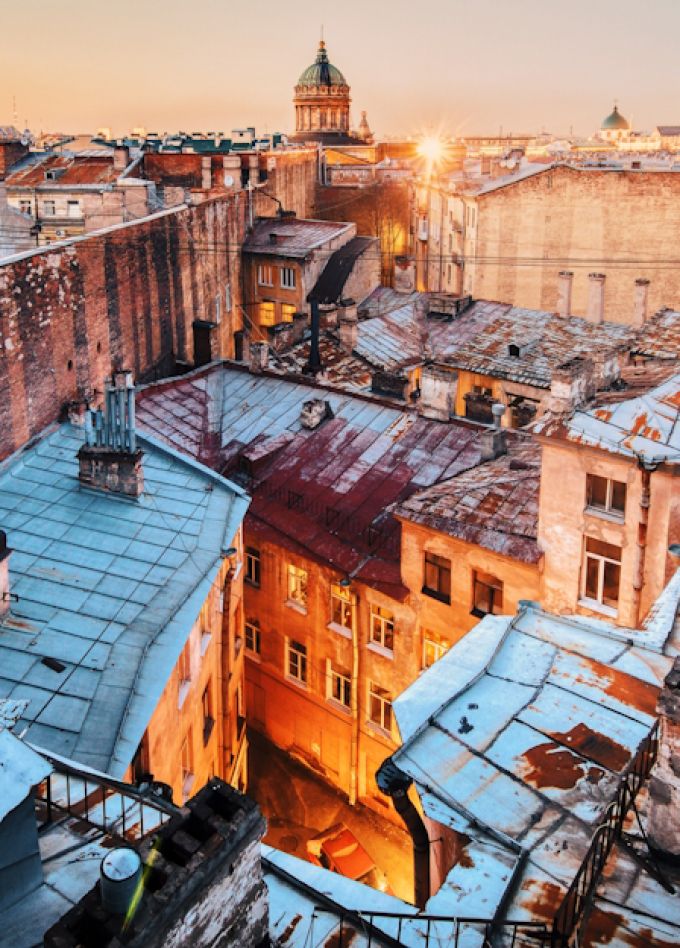 Питер с высоты, парадные и жилая коммуналка Довлатова