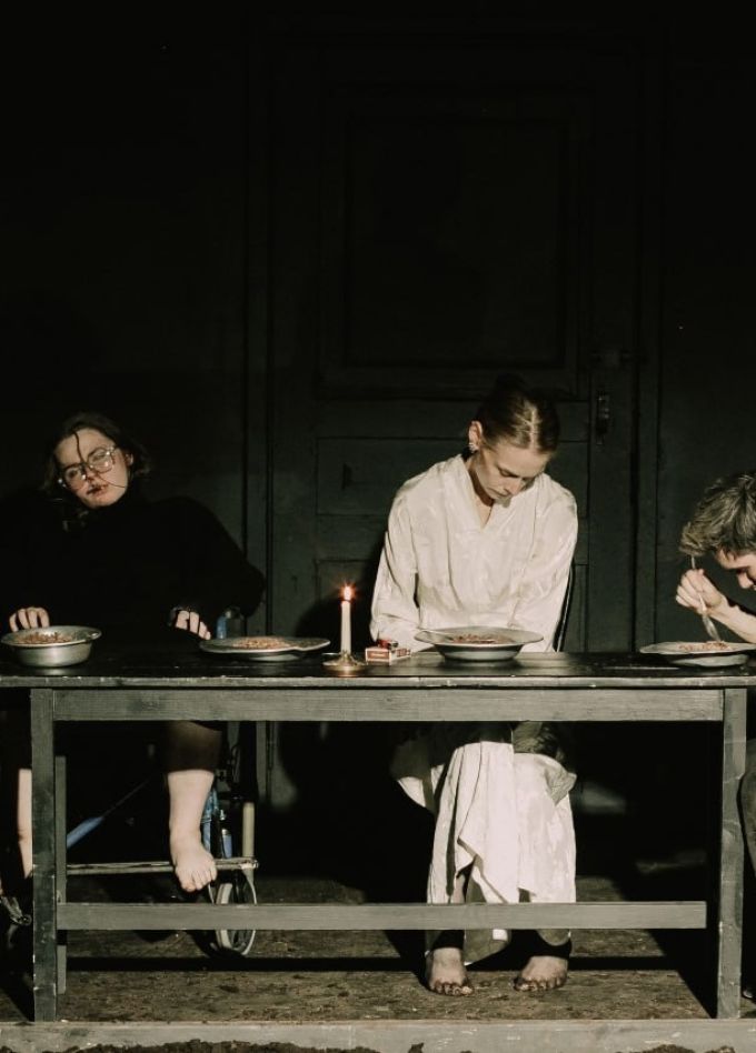 Я в костюме человека