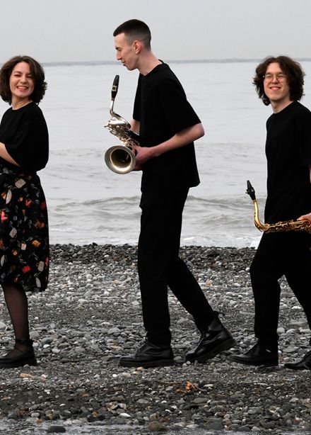 Танцы на саксофонах при свечах