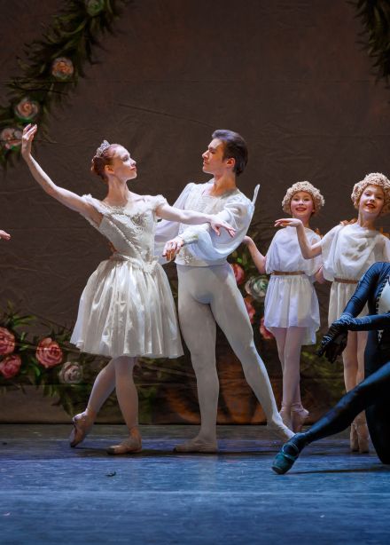 Дюймовочка