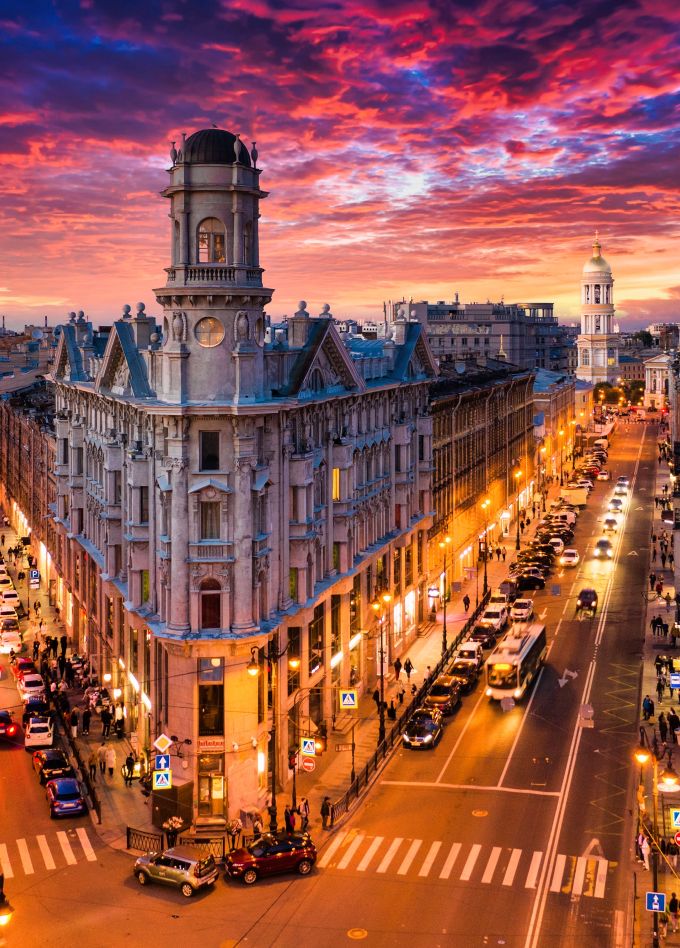 Дворы, парадные и коммуналка Довлатова — самая петербургская прогулка