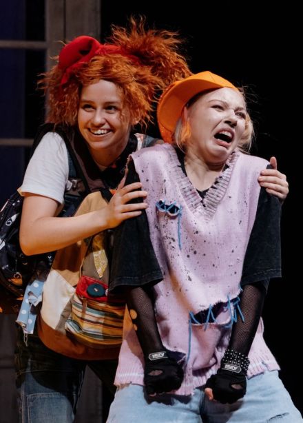 Спектакль «Кто ходит в гости по утрам?»