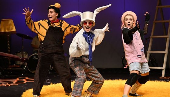 Спектакль «Кто ходит в гости по утрам?»