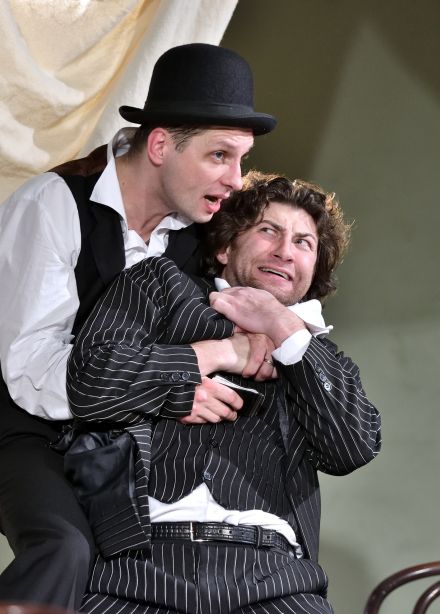 Плутни Скапена