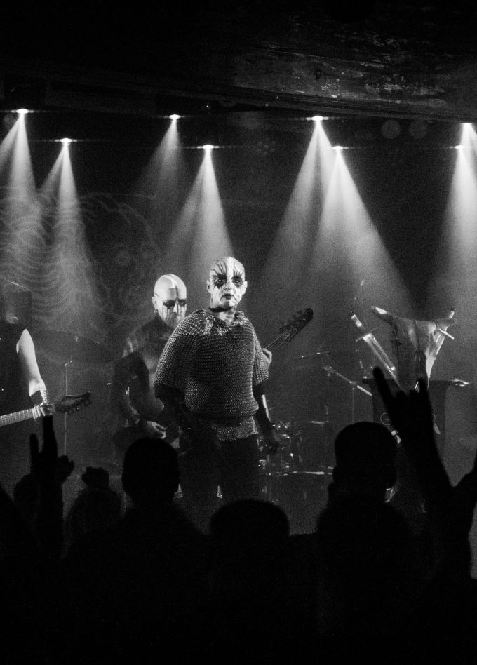 Majestat, Плаха, Doden Grotte