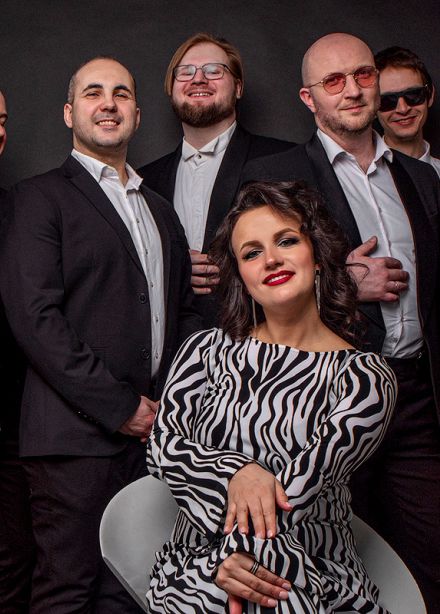 Оркестр саксофонов 2x2 Orchestra и Лина Нова