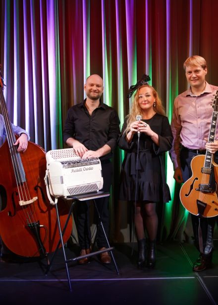 Французские шлягеры с Катрин Лорио, Сергеем Петровым и ансамблем Chanson Defile