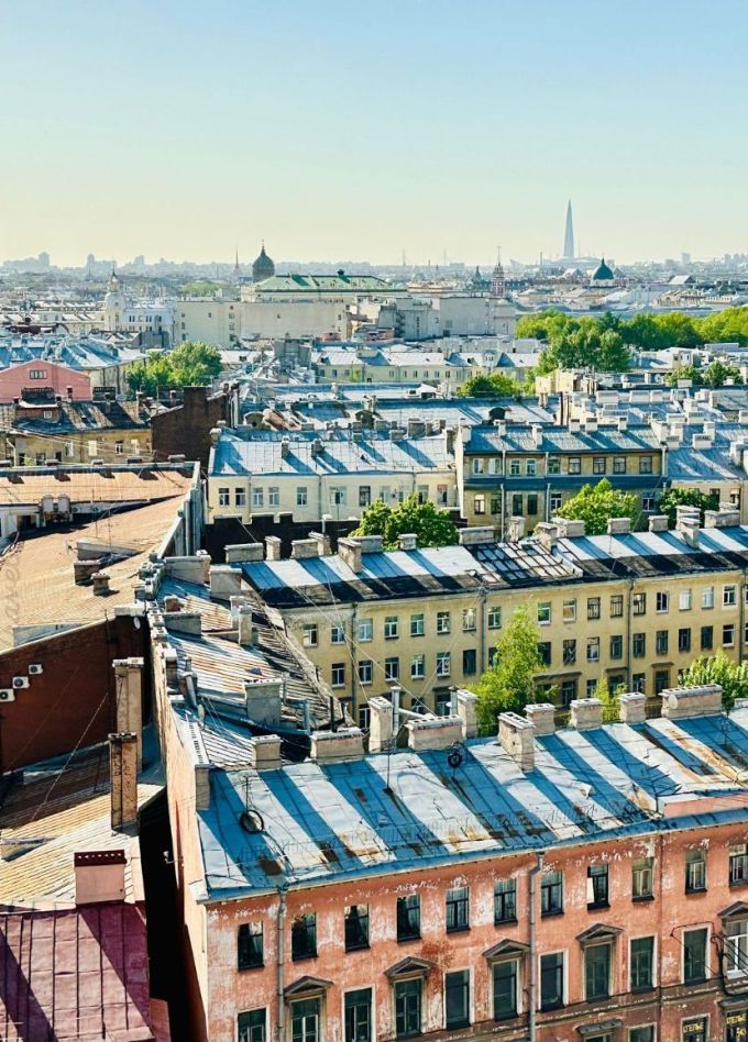 Must Have Питера: панорама с высоты и дворы, парадные и коммуналка