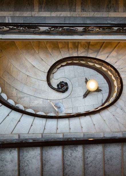 Настоящий маст-хэв: парадные, коммуналка и весь город сверху