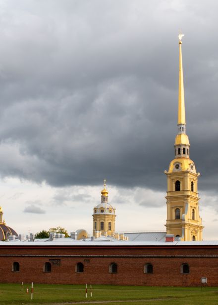 Петропавловка для детей: тайны крепости и загадочные зайцы