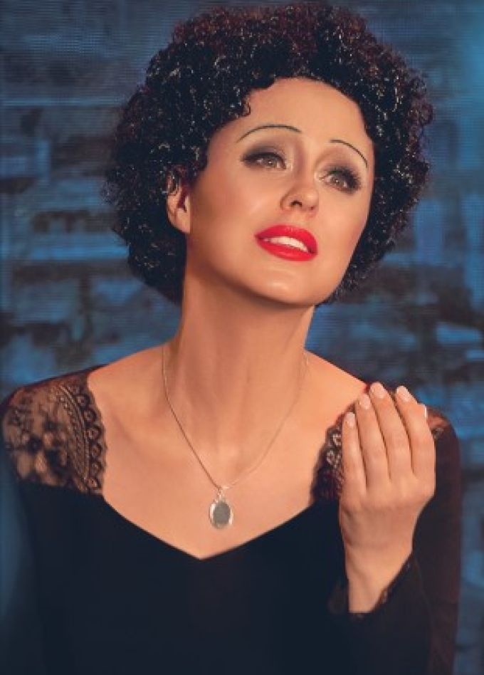 Алёна Биккулова. «Эдит Пиаф. Жизнь в розовом цвете».