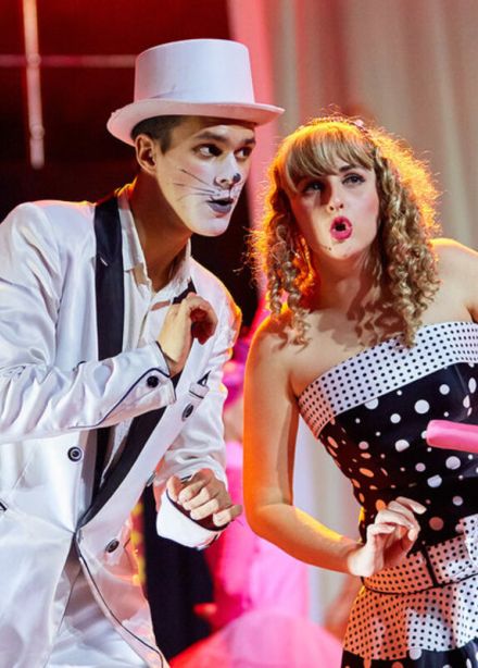 Алиса в стране чудес