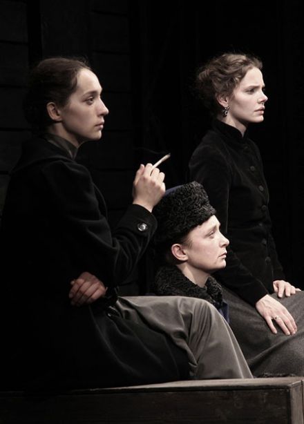 Три сестры (МДТ)