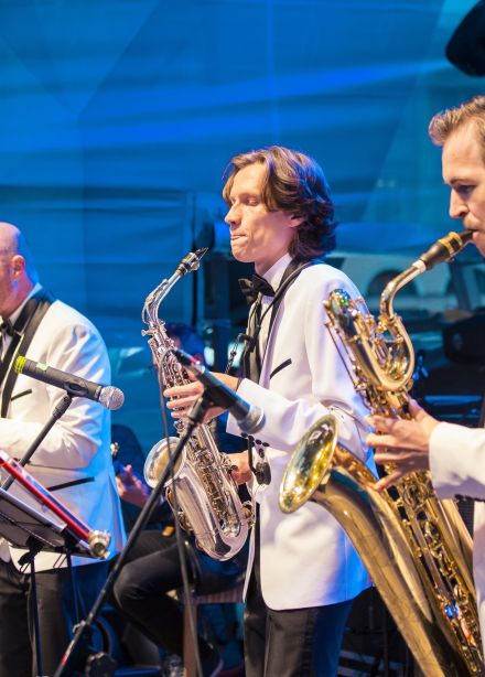 2x2 Saxophone Quartet и Яна Дельмас