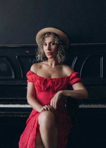 Люся Светлова и группа «Джазонутые»