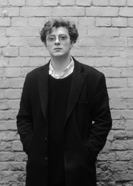 Бонд с кнопкой