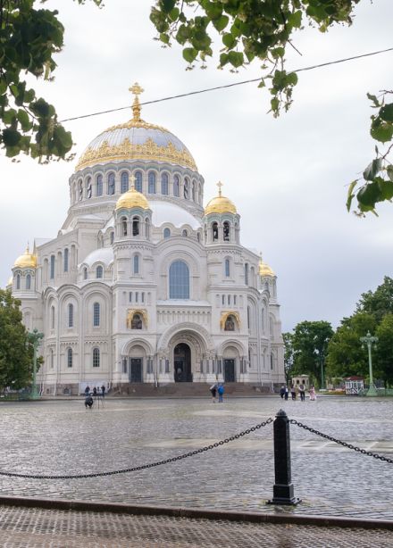 Город-крепость Кронштадт: к фортам Финского залива на микроавтобусе