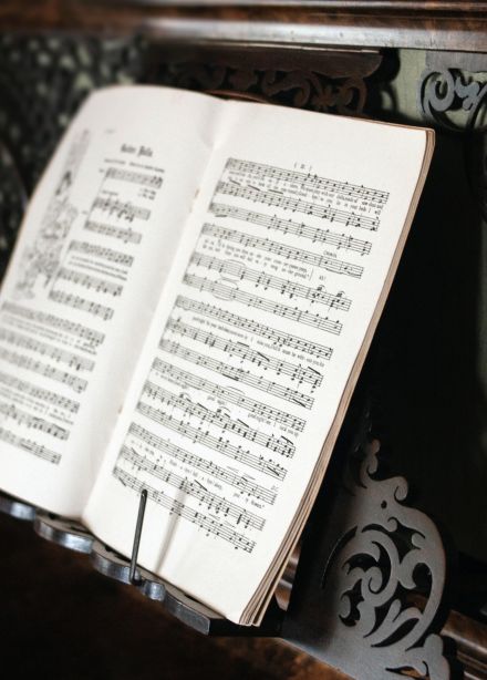 «Онегинские вечера». Вечер первый: I. Хандра и II. Поэт